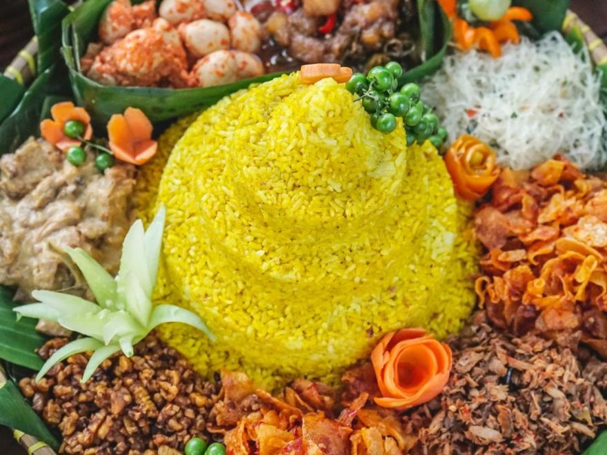 Nasi Kuning Simbol Kebersamaan Dan Kelezatan Di Kalimantan